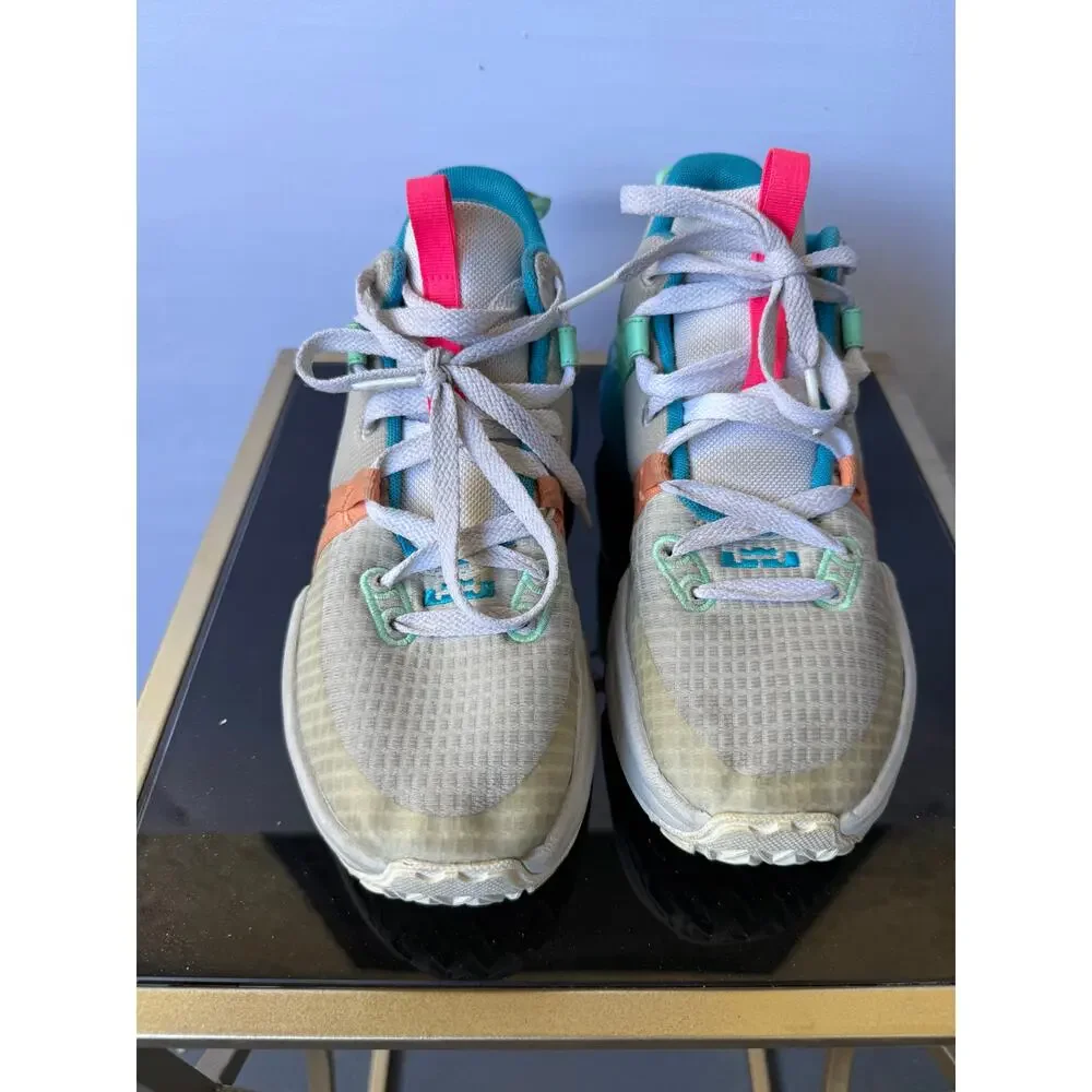 Nike‎ LeBron Witness 7 Basketball Sneakers in Grey Fog Multi Color- Size 6Y